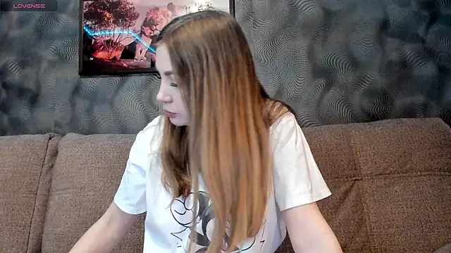 Snapshot of CassieMils chatting on 28, 2, 2025 CassieMils online show from 28, 2, 2025