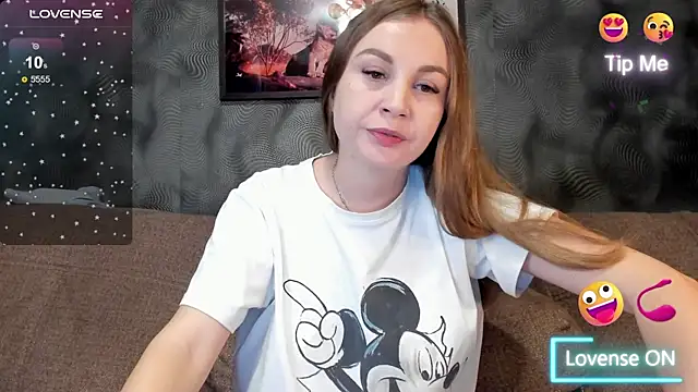 Snapshot of CassieMils chatting on 13, 9, 2025 CassieMils online show from 13, 9, 2025