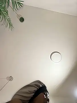 Snapshot of Tayra_Siny chatting on 8, 3, 2025 Tayra Siny online show from 8, 3, 2025