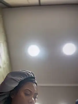 Snapshot of Tayra_Siny chatting on 5, 10, 2025 Tayra Siny online show from 5, 10, 2025