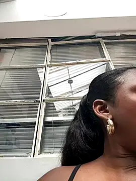 Snapshot of Tayra_Siny chatting on 12, 10, 2025 Tayra Siny online show from 12, 10, 2025