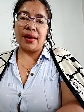 Snapshot of __valentina18 chatting on 28, 12, 2024   valentina18 online show from 28, 12, 2024