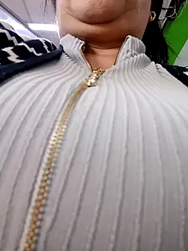 Snapshot of __valentina18 chatting on 15, 1, 2025   valentina18 online show from 15, 1, 2025