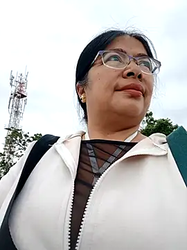 Snapshot of __valentina18 chatting on 24, 2, 2025   valentina18 online show from 24, 2, 2025