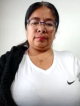 Snapshot of __valentina18 chatting on 3, 3, 2025   valentina18 online show from 3, 3, 2025