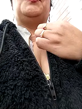 Snapshot of __valentina18 chatting on 20, 3, 2025   valentina18 online show from 20, 3, 2025