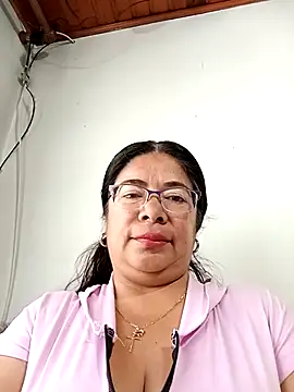 Snapshot of __valentina18 chatting on 9, 9, 2025   valentina18 online show from 9, 9, 2025