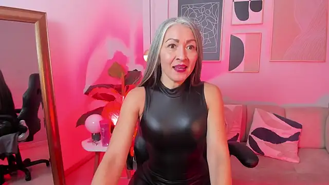  Nicoletteshea  online show from 27, 3, 2026