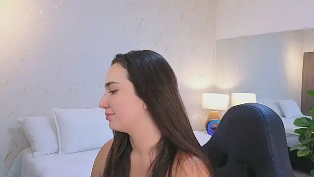 ava blue online show from 14, 4, 2026