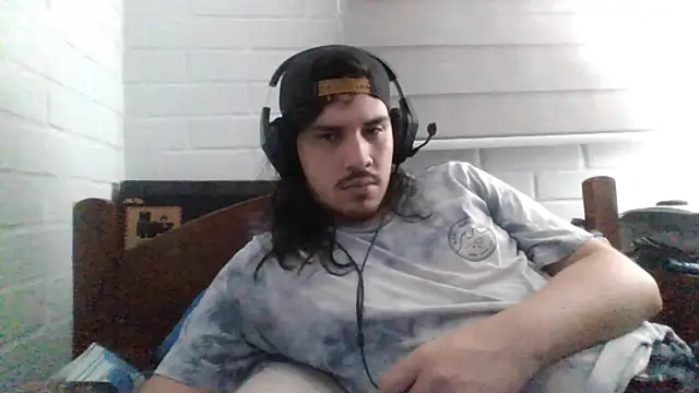 hung weeb online show from 18, 2, 2025