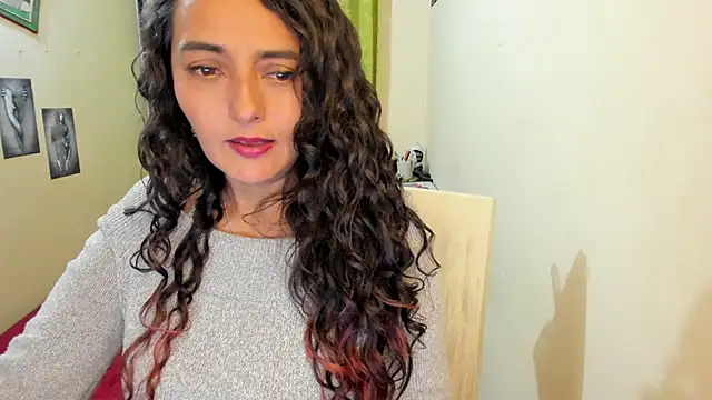 emma luxy online show from 3, 1, 2025