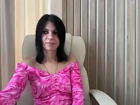 Snapshot of InjaAtHome chatting on 16, 9, 2025 InjaAtHome online show from 16, 9, 2025