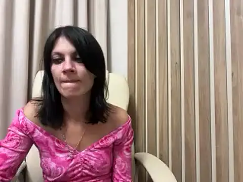 Snapshot of InjaAtHome chatting on 16, 9, 2025 InjaAtHome online show from 16, 9, 2025
