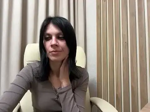 Snapshot of InjaAtHome chatting on 13, 10, 2025 InjaAtHome online show from 13, 10, 2025