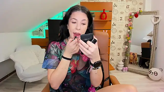 Snapshot of EmillyTaylor chatting on 5, 12, 2025 EmillyTaylor online show from 5, 12, 2025