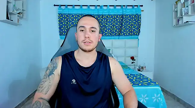 Snapshot of juan__jimenez chatting on 5, 2, 2025 juan jimenez online show from 5, 2, 2025