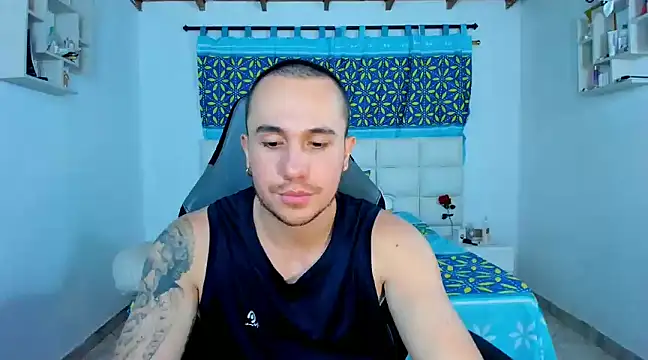 Snapshot of juan__jimenez chatting on 5, 2, 2025 juan jimenez online show from 5, 2, 2025