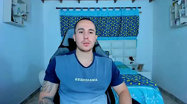 Snapshot of juan__jimenez chatting on 8, 2, 2025 juan jimenez online show from 8, 2, 2025