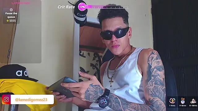 Snapshot of GaboReyes chatting on 30, 11, 2025 GaboReyes online show from 30, 11, 2025