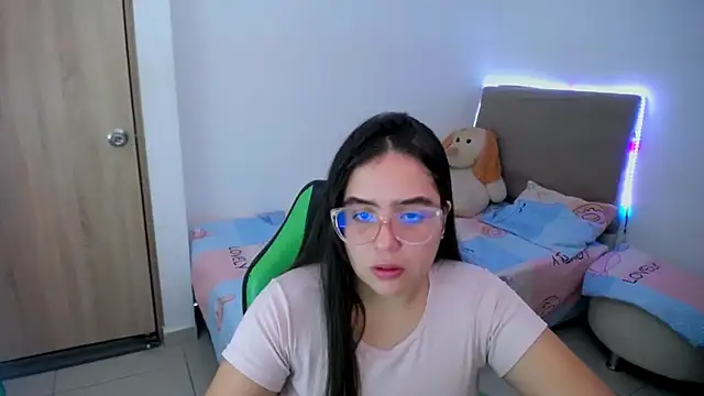 Snapshot of _alicia_z chatting on 25, 2, 2025 alicia z online show from 25, 2, 2025