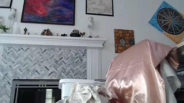 AuroraWillows online show from 8, 3, 2026