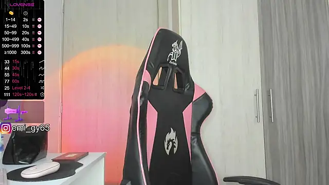 Snapshot of emilyn_grey1 chatting on 3, 3, 2025 emilyn grey1 online show from 3, 3, 2025