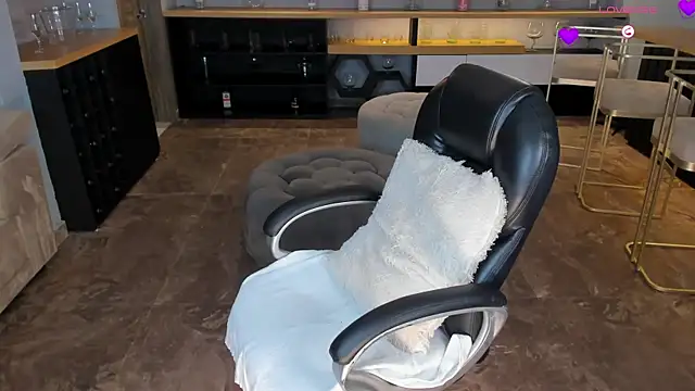 Snapshot of KateOwens chatting on 12, 3, 2025 KateOwens online show from 12, 3, 2025