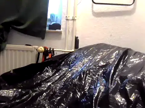 Snapshot of turnsen4y chatting on 10, 5, 2026 turnsen4y online show from 10, 5, 2026