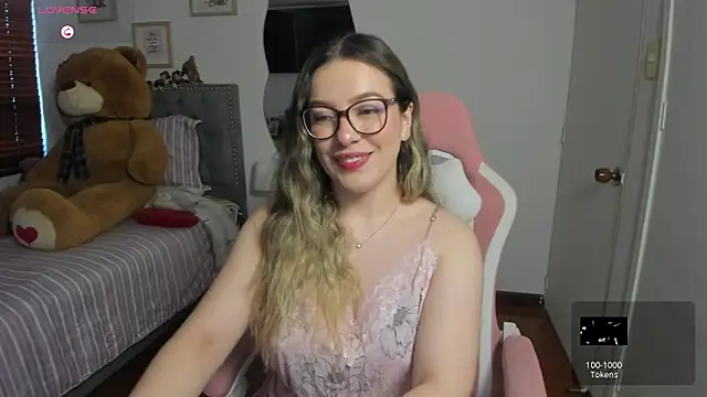 Snapshot of samysweet_8 chatting on 28, 6, 2026 samysweet 8 online show from 28, 6, 2026