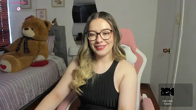 Snapshot of samysweet_8 chatting on 1, 7, 2026 samysweet 8 online show from 1, 7, 2026