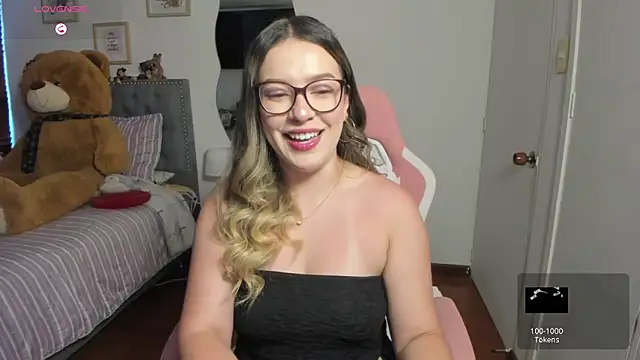 Snapshot of samysweet_8 chatting on 14, 7, 2026 samysweet 8 online show from 14, 7, 2026
