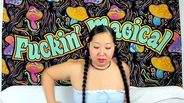 Lexie-Mack online show from 12, 11, 2025