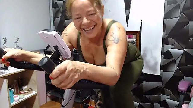 Snapshot of marinadenoche chatting on 23, 6, 2026 marinadenoche online show from 23, 6, 2026
