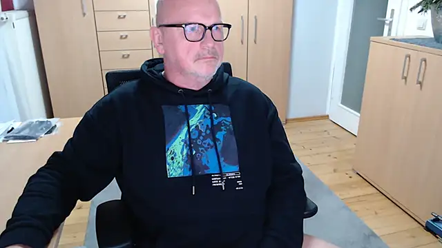 Snapshot of V2_Rotate chatting on 29, 12, 2024 V2 Rotate online show from 29, 12, 2024