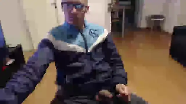 Snapshot of guachin_hunk chatting on 24, 5, 2026 guachin hunk online show from 24, 5, 2026