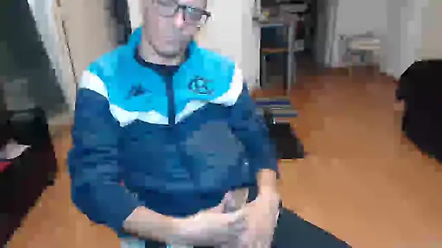Snapshot of guachin_hunk chatting on 3, 8, 2026 guachin hunk online show from 3, 8, 2026