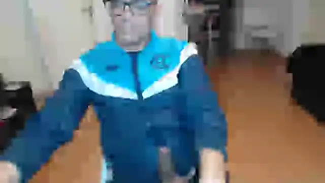 Snapshot of guachin_hunk chatting on 4, 8, 2026 guachin hunk online show from 4, 8, 2026