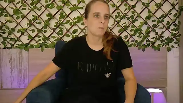 Snapshot of LadyChantale chatting on 23, 10, 2025 LadyChantale online show from 23, 10, 2025