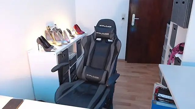 Snapshot of GeilesLuder75 chatting on 13, 3, 2025 GeilesLuder75 online show from 13, 3, 2025