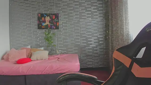 Ginger Sweetty online show from 13, 2, 2026