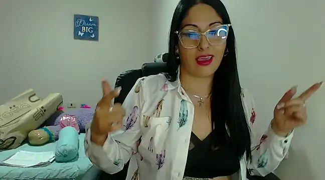 Snapshot of sahtlove1 chatting on 9, 1, 2025 sahtlove1 online show from 9, 1, 2025