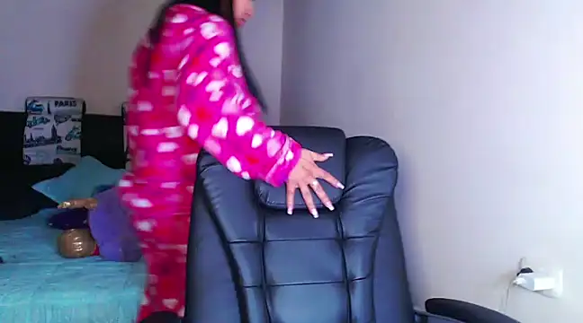 Snapshot of sahtlove1 chatting on 23, 1, 2025 sahtlove1 online show from 23, 1, 2025