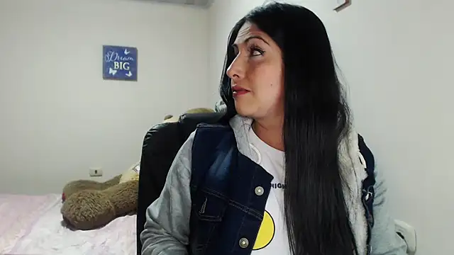 Snapshot of sahtlove1 chatting on 5, 3, 2025 sahtlove1 online show from 5, 3, 2025