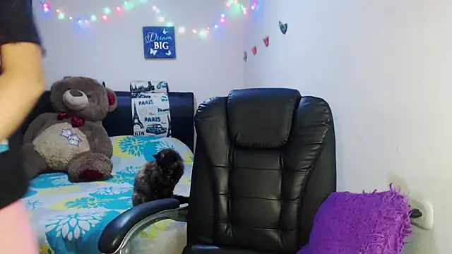 Snapshot of sahtlove1 chatting on 4, 11, 2025 sahtlove1 online show from 4, 11, 2025