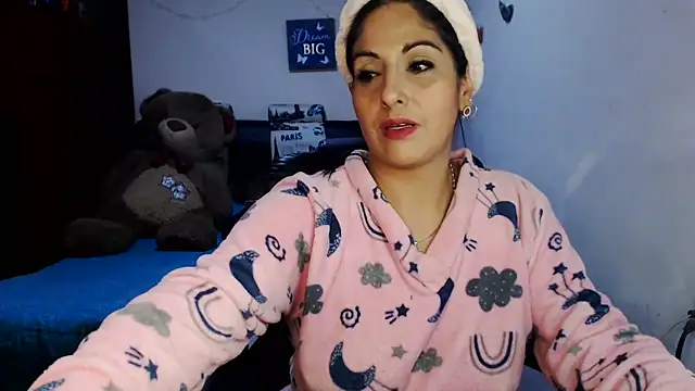 Snapshot of sahtlove1 chatting on 4, 12, 2025 sahtlove1 online show from 4, 12, 2025