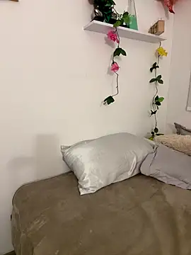 Snapshot of oriana_zoeee chatting on 30, 10, 2025 oriana zoeee online show from 30, 10, 2025