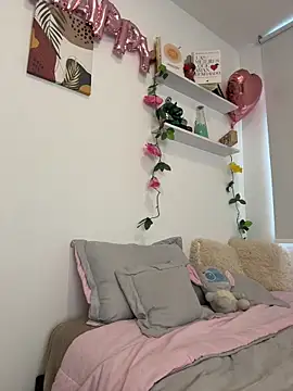 Snapshot of oriana_zoeee chatting on 7, 11, 2025 oriana zoeee online show from 7, 11, 2025