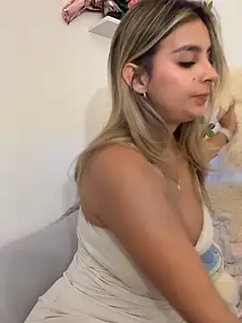 Snapshot of oriana_zoeee chatting on 28, 11, 2025 oriana zoeee online show from 28, 11, 2025