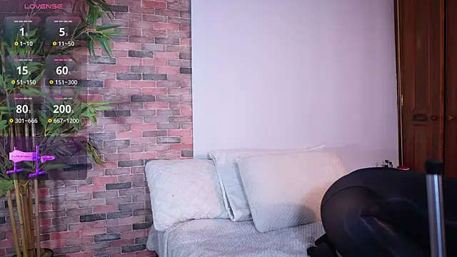 Snapshot of Lucy_fit chatting on 12, 3, 2025 Lucy fit online show from 12, 3, 2025