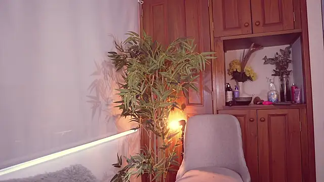 Snapshot of Lucy_fit chatting on 16, 10, 2025 Lucy fit online show from 16, 10, 2025